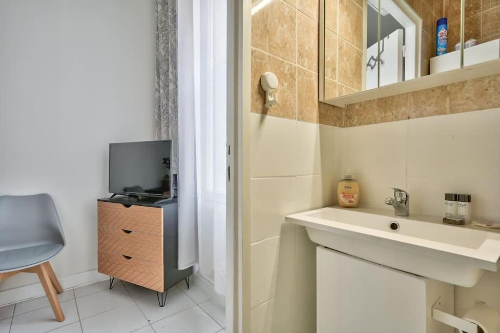 Magnificent Studio Near Paris Clichy Exterior photo